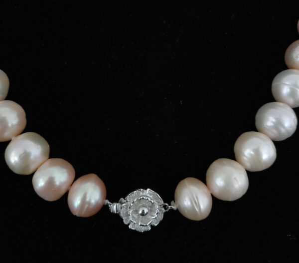 Salmon Pearl Necklace (50cm)