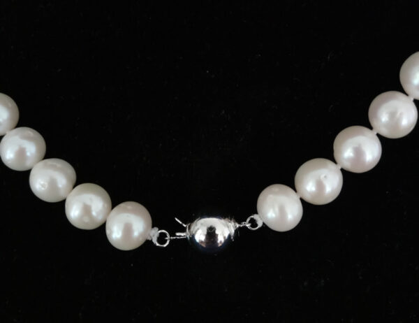 White Pearl Necklace (42cm)