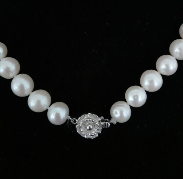 White Pearl Necklace (45cm)
