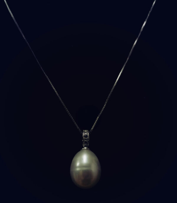 Pearl Necklace with Diamond Hoop