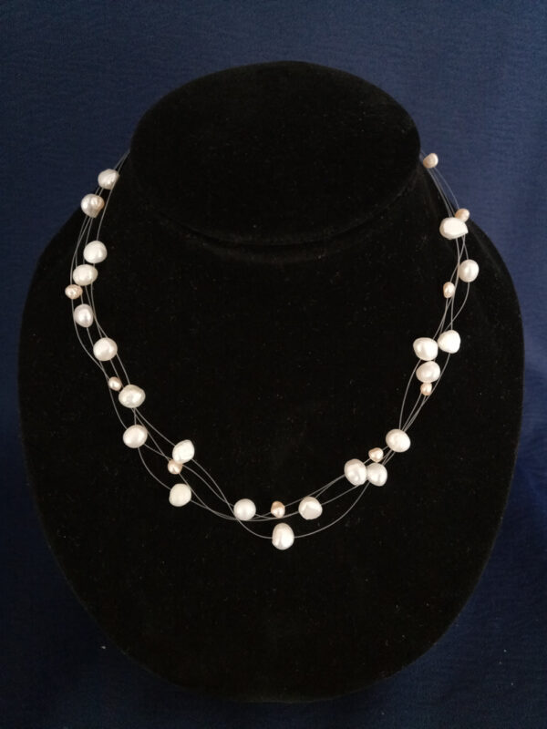 Little Pearl Necklace (white and orange)